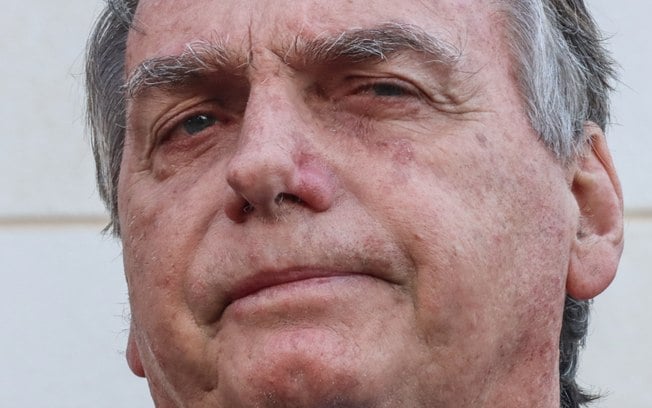 STF mantém multa de R$ 20 mil a Bolsonaro por reunião com embaixadores