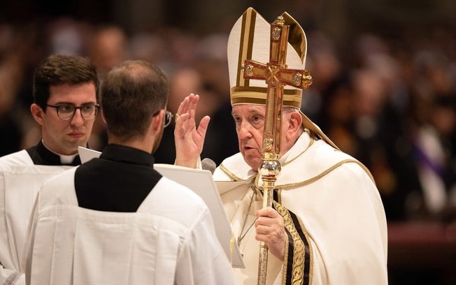 'Ainda não estou bem', diz Papa Francisco após cancelar ida à COP28