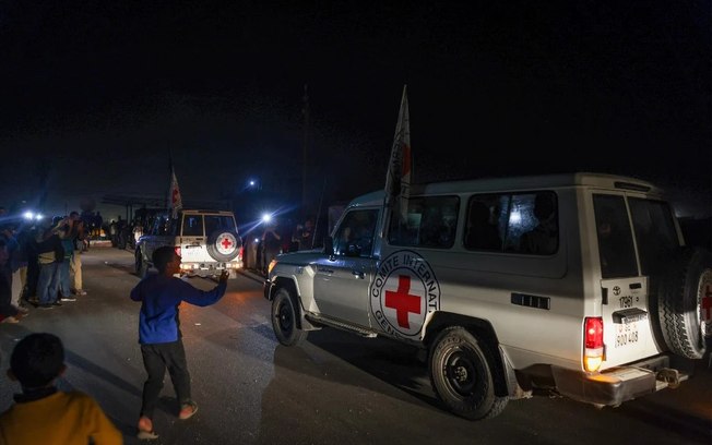 Gaza: quinto grupo de reféns é libertado pelo Hamas