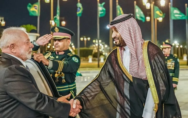 Lula se encontra com príncipe herdeiro da Arábia Saudita