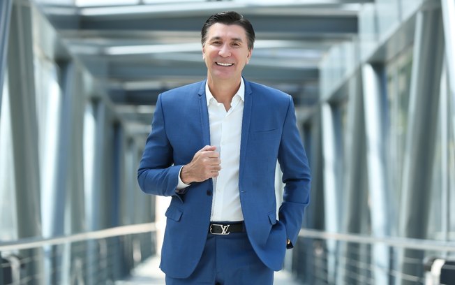 Janguiê Diniz lança livro sobre poder da mente para obter riqueza